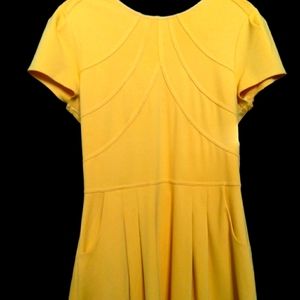 Gianni Bini-Dress Size (M) Yellow Skater w/Pockets. Mid-Length/Short/Casual